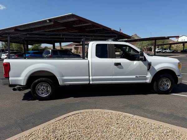 2017 Ford, dovoz USA — foto 6 z 9