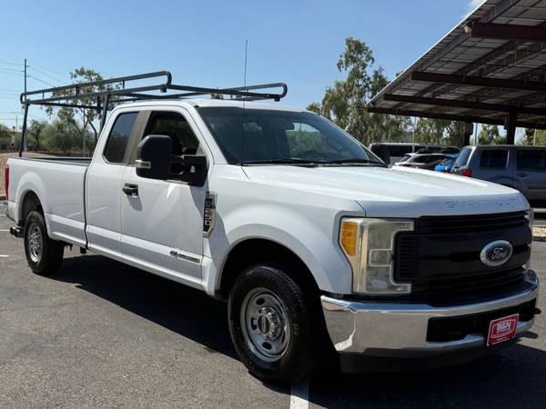 2017 Ford, dovoz USA — foto 7 z 9