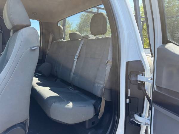 2017 Ford, dovoz USA — foto 8 z 9