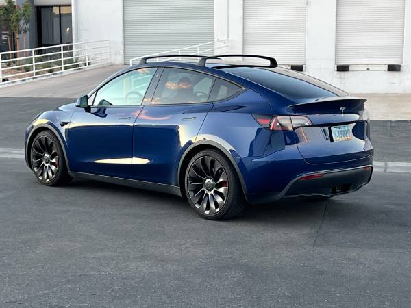 2021 Tesla, dovoz USA — foto 4 z 12