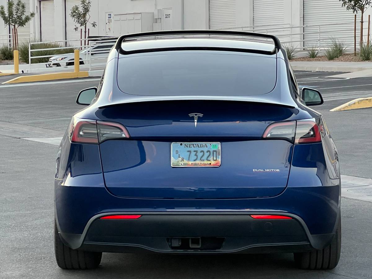 2021 Tesla, dovoz USA — foto 5 z 12