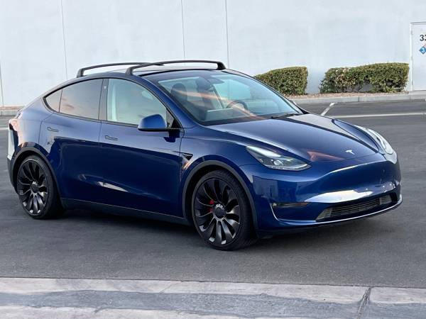 2021 Tesla, dovoz USA — foto 9 z 12