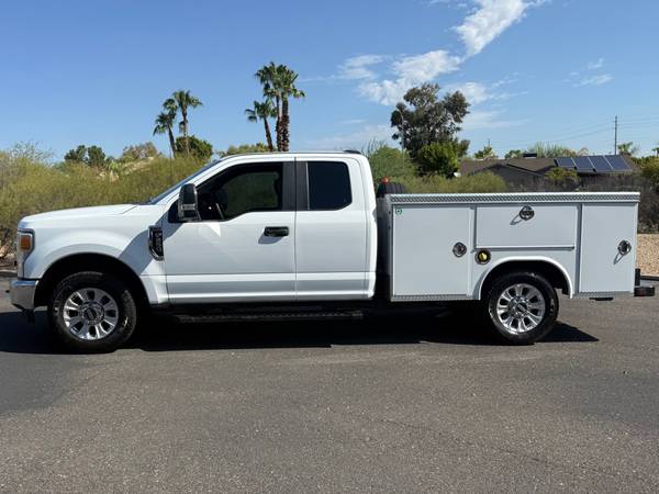 2022 Ford, dovoz USA — foto 2 z 9