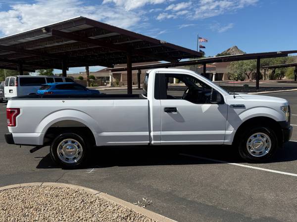 2017 Ford, dovoz USA — foto 6 z 8