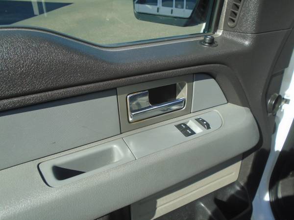 2011 Ford, dovoz USA — foto 10 z 12