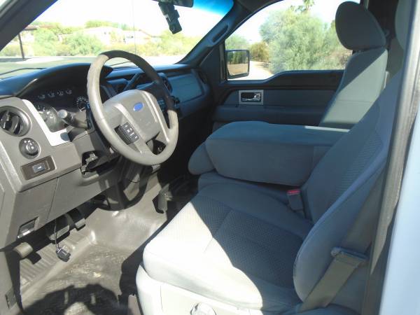 2011 Ford, dovoz USA — foto 11 z 12