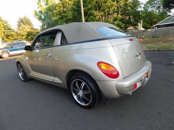 2005 Chrysler, dovoz USA — foto 3 z 12