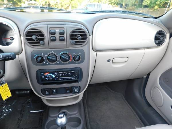 2005 Chrysler, dovoz USA — foto 7 z 12