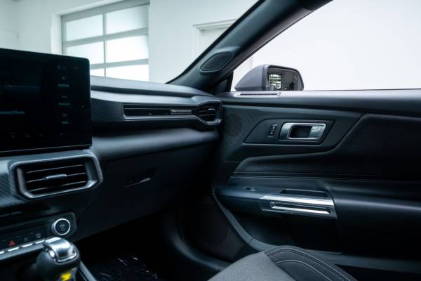 2025 Ford, dovoz USA — foto 9 z 12