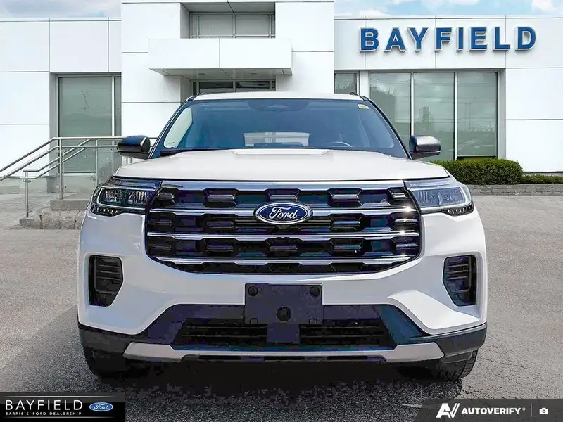 2026 Ford Explorer Active, bílá, 50 km, dovoz Kanada — foto 2 z 12