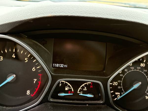 2017 Ford, dovoz USA — foto 5 z 11