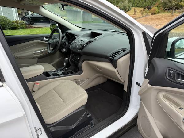 2017 Ford, dovoz USA — foto 7 z 11