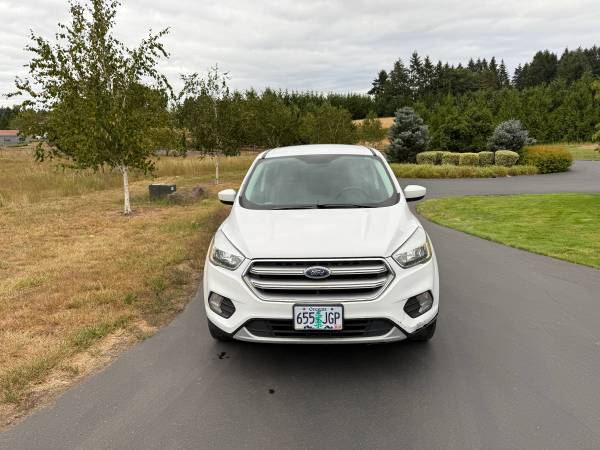 2017 Ford, dovoz USA — foto 8 z 11
