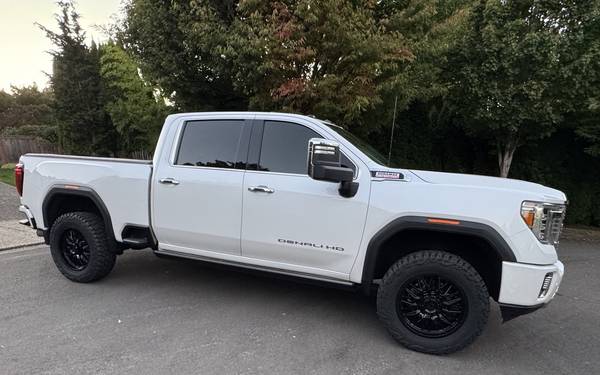 2021 GMC, dovoz USA — foto 2 z 12