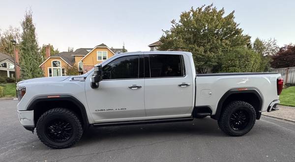 2021 GMC, dovoz USA — foto 3 z 12