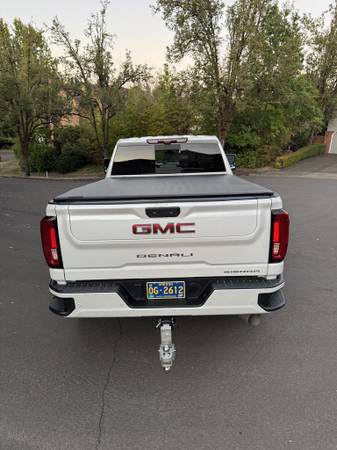 2021 GMC, dovoz USA — foto 5 z 12