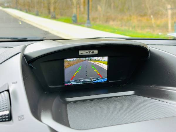 2017 Ford, dovoz USA — foto 11 z 12