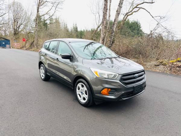 2017 Ford, dovoz USA — foto 2 z 12