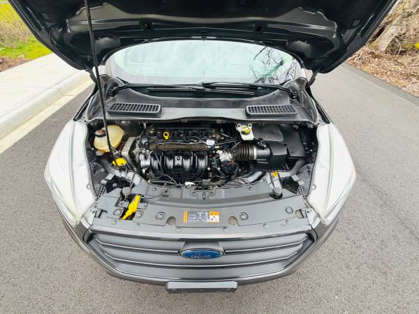 2017 Ford, dovoz USA — foto 4 z 12