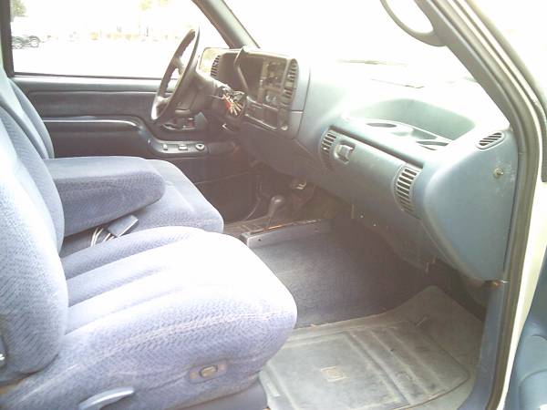 1995 GMC, bílá, dovoz USA — foto 11 z 12