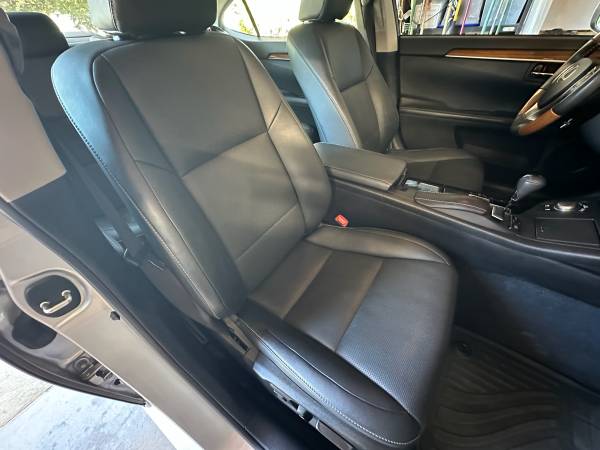 2014 Lexus, dovoz USA — foto 10 z 12