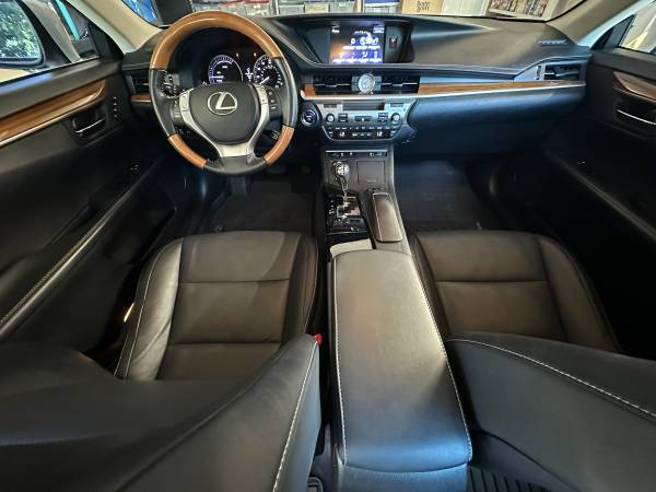 2014 Lexus, dovoz USA — foto 11 z 12