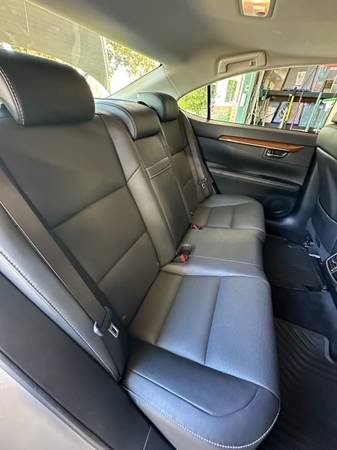 2014 Lexus, dovoz USA — foto 12 z 12