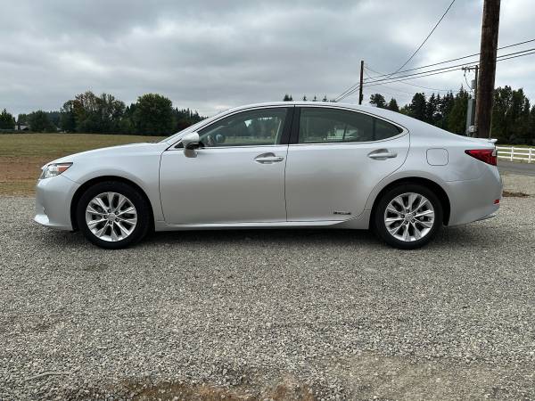 2014 Lexus, dovoz USA — foto 2 z 12