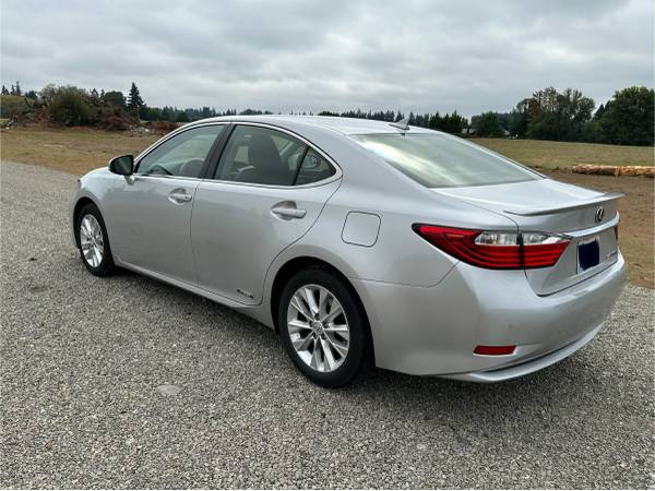 2014 Lexus, dovoz USA — foto 4 z 12