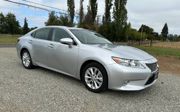 2014 Lexus, dovoz USA — foto 5 z 12