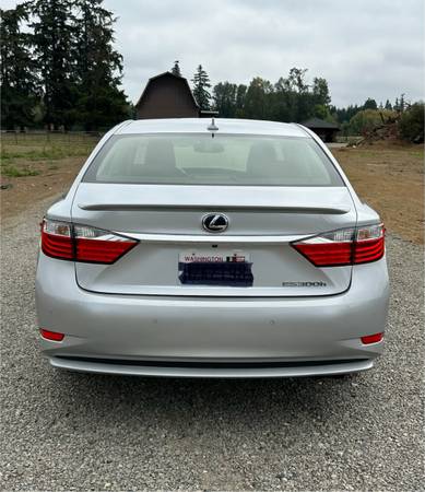 2014 Lexus, dovoz USA — foto 8 z 12