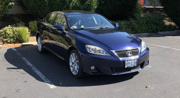 2011 Lexus, dovoz USA — foto 2 z 12