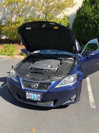 2011 Lexus, dovoz USA — foto 6 z 12