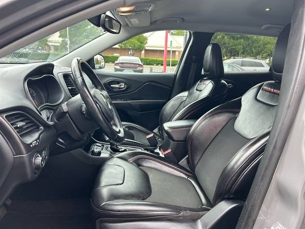 2019 Jeep, dovoz USA — foto 10 z 12