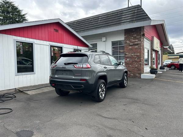 2019 Jeep, dovoz USA — foto 3 z 12