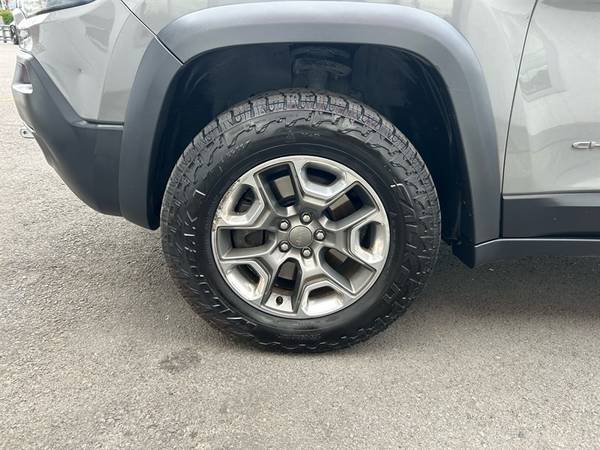 2019 Jeep, dovoz USA — foto 6 z 12