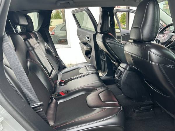 2019 Jeep, dovoz USA — foto 9 z 12