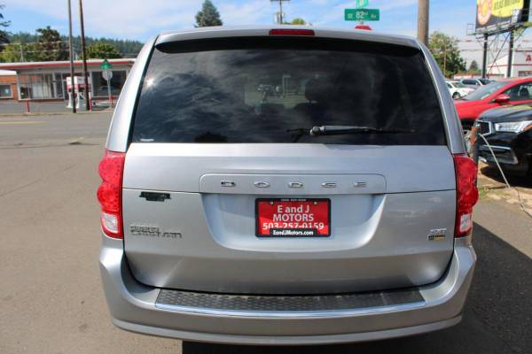 2016 Dodge, dovoz USA — foto 4 z 12