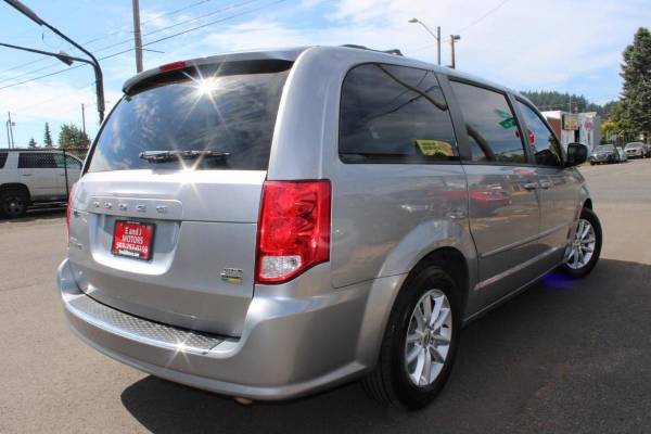 2016 Dodge, dovoz USA — foto 6 z 12