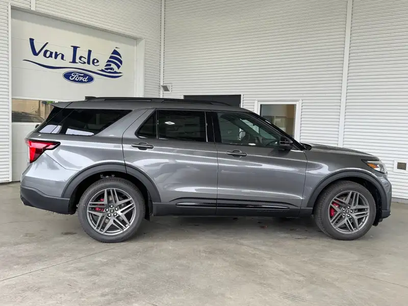 2026 Ford Explorer ST, šedá, 7 km, dovoz Kanada — foto 3 z 12