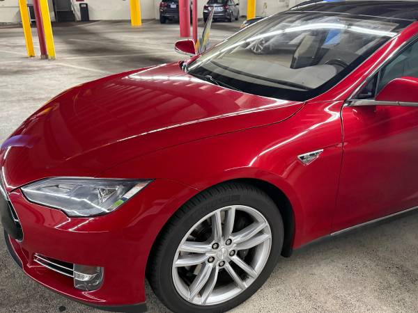Tesla, dovoz USA — foto 11 z 12