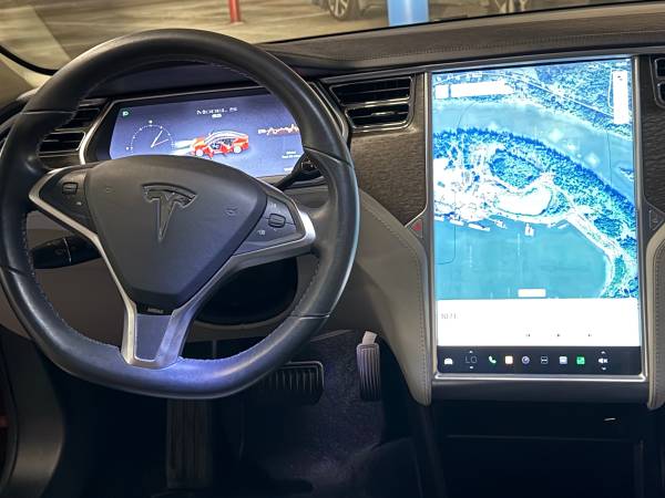 Tesla, dovoz USA — foto 8 z 12