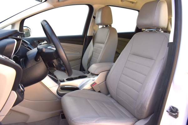 2013 Ford, dovoz USA — foto 11 z 12