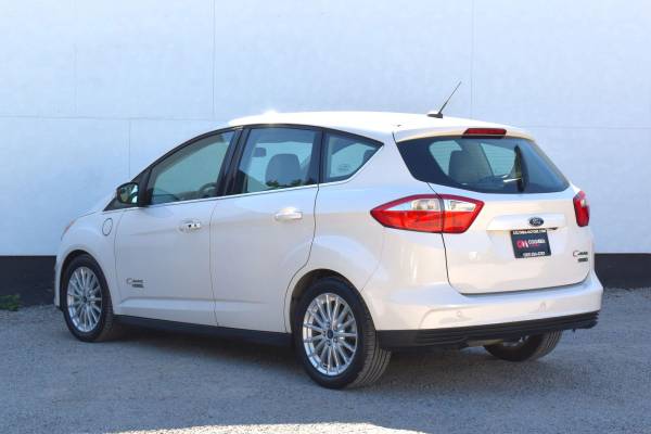 2013 Ford, dovoz USA — foto 5 z 12