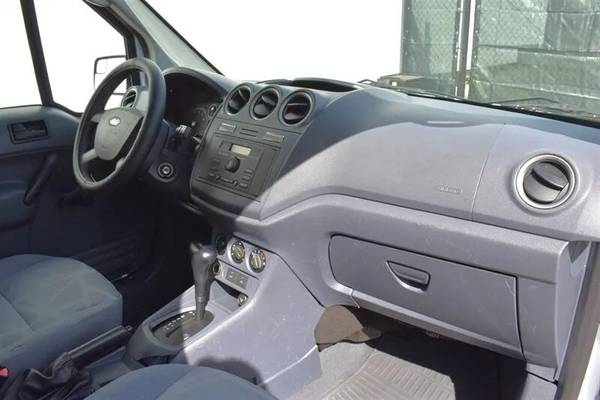 2011 Ford, dovoz USA — foto 11 z 12