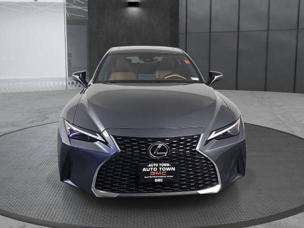 2021 Lexus, dovoz USA — foto 2 z 12