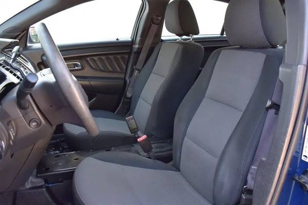 2013 Ford, dovoz USA — foto 11 z 12