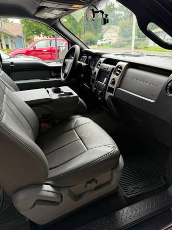 2014 Ford, dovoz USA — foto 9 z 12