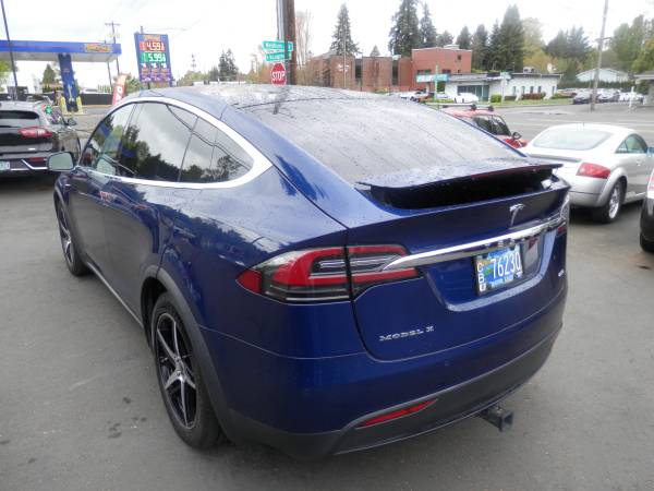 Tesla, dovoz USA — foto 3 z 12