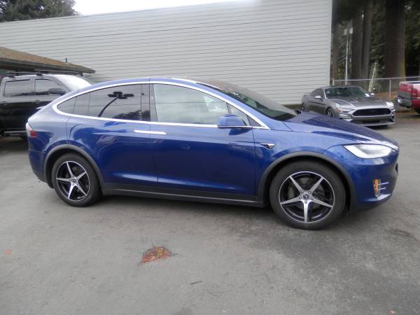 Tesla, dovoz USA — foto 5 z 12